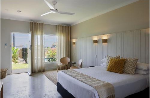 Tuncurry Hotel | South Pacific Palms Motor Inn
