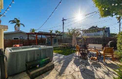 South Park House | South Park Charmer - Close to Zoo - Backyard Oasis