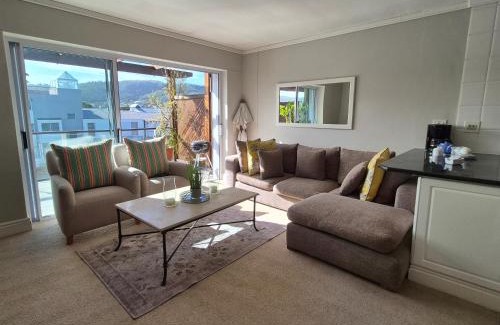 Waterfront Apartment | South Quay 12 Waterfront