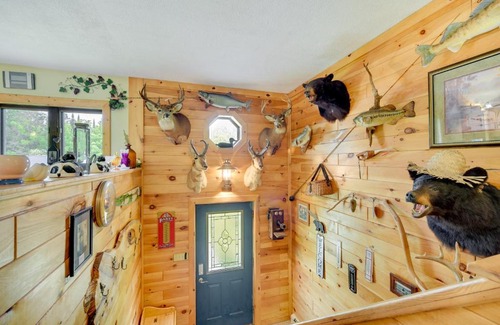 South Range House | South Range Home - 6 Mi to Lake Superior!