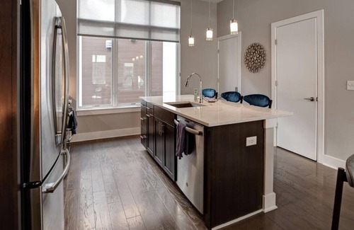 East End - Valley Street Apartment | South Slope Skyhaus with Rooftop Terrace