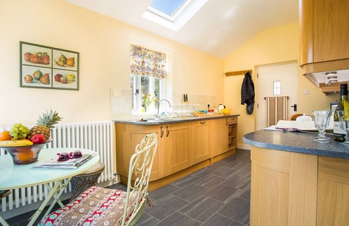 Troutbeck Cottage | SOUTH STONETHWAITE COTTAGE, romantic, with open fire in Windermere