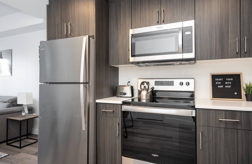 Fort Gary Apartment | South Wpg Close to UM Modern Chic + 1 Bdr+ Parking (106-30)