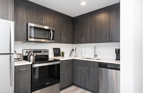 Fort Gary Apartment | South Wpg Close to UM Modern Chic + 1 Bdr+ Parking (106-30)