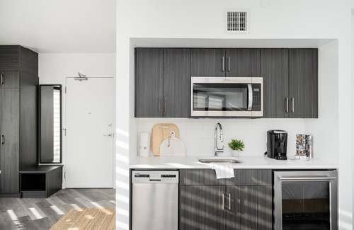 Fort Gary Apartment | South Wpg Close to UM + 30 UC+ Luxe & Bright Studio(200-30)