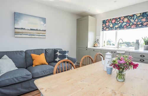 Holyhead Apartment | Southcott Apartment
