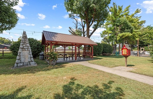 Cave City Apartment | Southern charm with the timeless heritage of Kentucky bourbon.