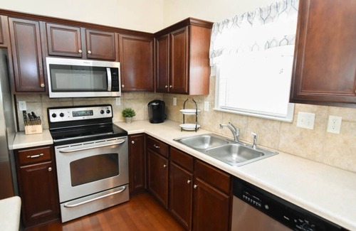 Memphis House | Southern Comfort on Mud Island 3 BR 2.5 Bath