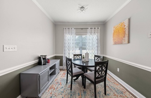 Warner Robins House | Southern Delight-4 Bed Room-7 beds- Private Backyard-Great for Larger Groups