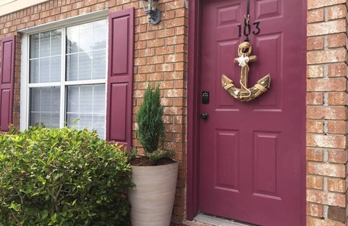 Ladson Apartment | Southern Sophistication at Hickory