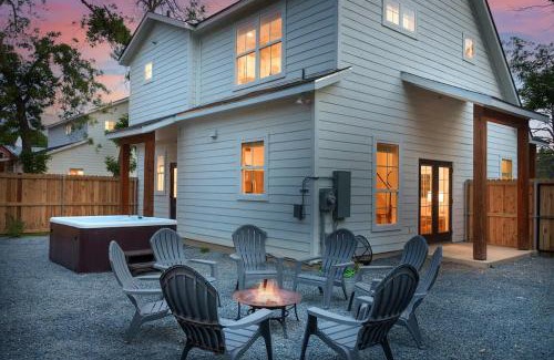Fredericksburg House | Southern Vine Sip and Stay Combo
