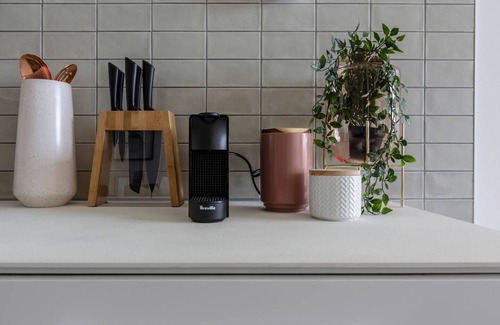 South Melbourne Apartment | Southside Contemporary Balcony Stay w City Views