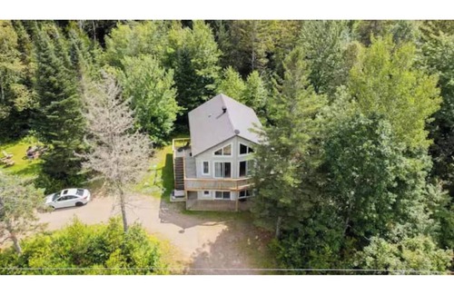 Sainte-Beatrix Ski Chalet | Spa and Billiards | Le Picasso in full color