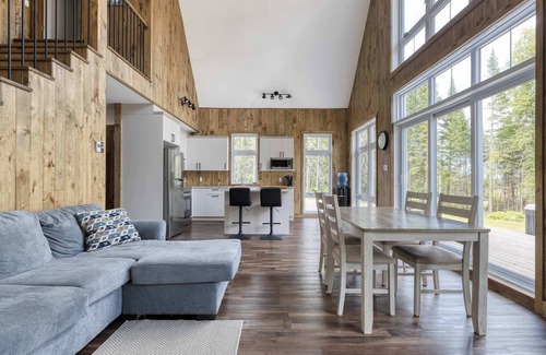 Saint-Michel-des-Saints Ski Chalet | Spa, Lakeside & Adventure - Nature Chic