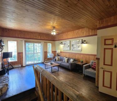 Saint-Faustin-Lac-Carre Ski Chalet | Spa & Lakefront - Chalet Huard