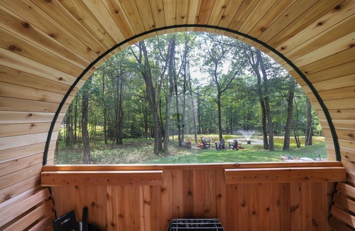 Albrightsville Ski Chalet | Spa-Like Rustic Retreat In Nature With Glass Barrel Sauna, Hot Tub & Pond!