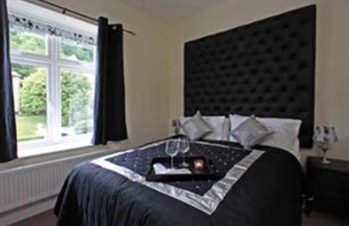 Llandudno House | Space Boutique B&B - with Free private car park