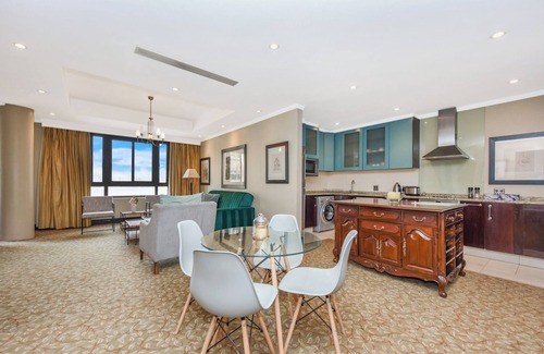 Sandown Apartment | Spacious 1 Bedroom at The Raphael