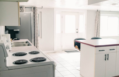 Layton House | Spacious 1-Bedroom Basement Apartment