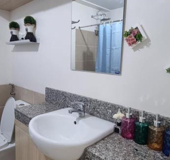 A. Bonifacio Apartment | Spacious 1 Bedroom Condo in QC with Best Skyline View