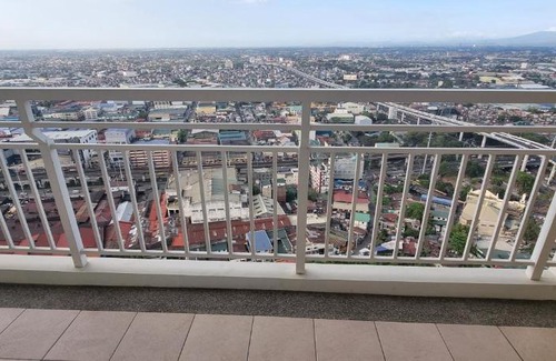 A. Bonifacio Apartment | Spacious 1 Bedroom Condo in QC with Best Skyline View