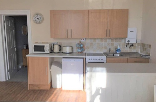 Chysauster Apartment | Spacious 1 Bedroom Flat nr Seafront, Penzance