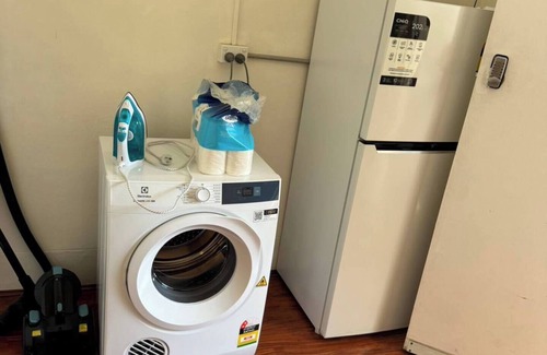 Bexley North House | Spacious 11-bedroom house in fabulous Bexley North with AC, WiFi with Pool