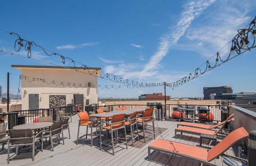 Evans Churchill Apartment | Spacious 1BD DT, Parking, Gym, W-D, Roosevelt Row