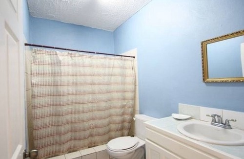 Monkey Hill Apartment | Spacious 1BR 1BA Apt only 8 minutes from airport