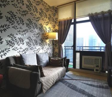 Downtown Apartment | Spacious 1BR APT near Nightlife and Business Center in Makati