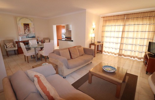 Vale do Lobo Apartment | Spacious 2 Bed Apartment with private pool near the Vale do Lobo Tennis Academy
