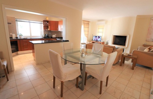 Vale do Lobo Apartment | Spacious 2 Bed Apartment with private pool near the Vale do Lobo Tennis Academy