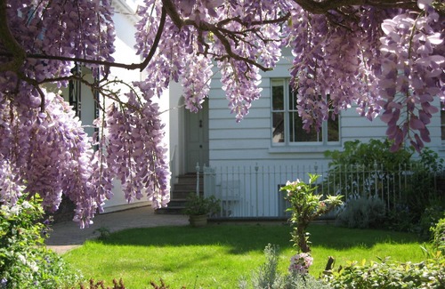 Cheltenham Apartment | Spacious 2-Bed Self-Catering Studio, Cheltenham Town