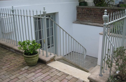 Cheltenham Apartment | Spacious 2-Bed Self-Catering Studio, Cheltenham Town