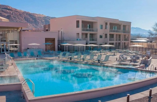 Moab Condo | Spacious 2-bedroom, 2-bath resort condo sleeps 6 just minutes from Arches NP