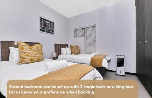 Greater Johannesburg Metropolitan Area Apartment | Spacious 2-Bedroom Apartment in Central Rosebank