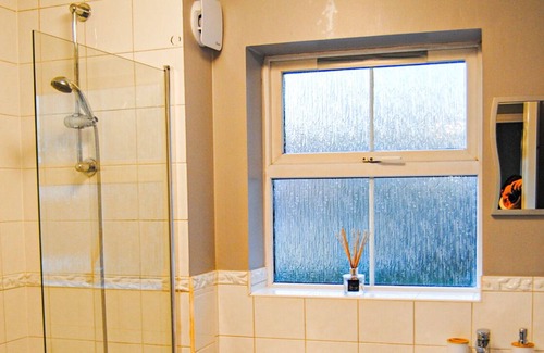 Oxford Apartment | Spacious 2 Bedroom Flat with Free Parking