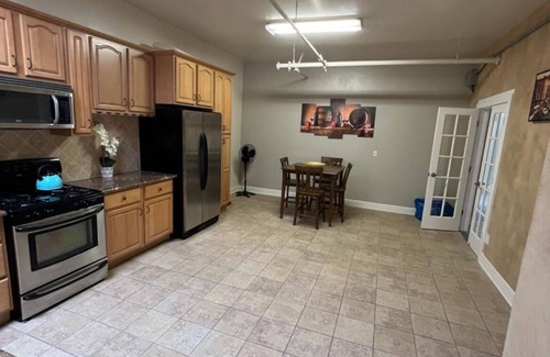 Clawson Apartment | Spacious 2 Bedroom Loft in the Heart of the Bay. Minutes from attractions.