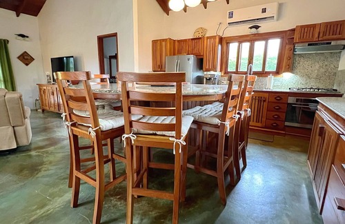 Pedasi Villa | Spacious 2-bedroom villa + guest casita suite, w/pool & ac near Playa el Arenal
