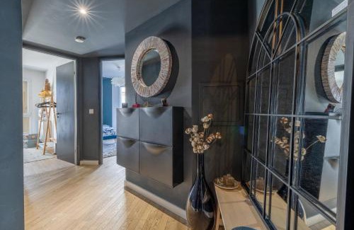 Bagnolet Apartment | Spacious 2 bedrooms with Parking, Terrasse, near Metro 3