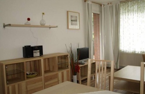 Horumersiel Apartment | Spacious 2 room apartment, quiet central location, 5 minutes to the beach