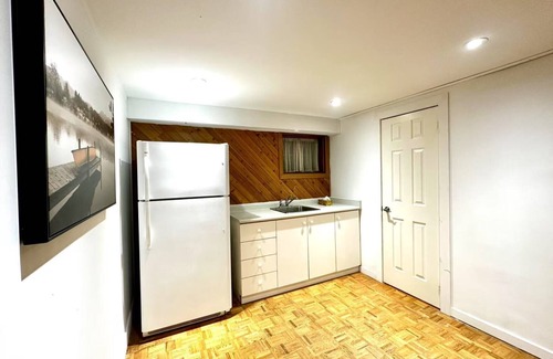 Milliken Villa | Spacious （238 sq meters）5-bedroom villa in fabulous Toronto with free parking