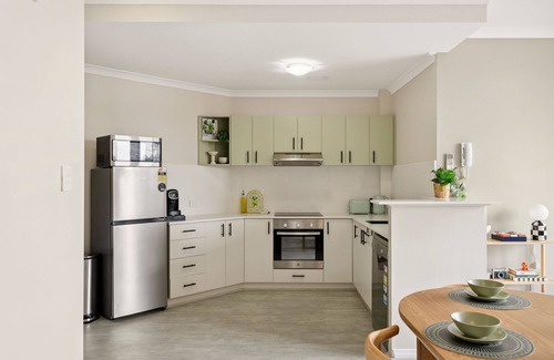 East Perth Apartment | Spacious 2BD 2BTH Apartment in East Perth - Close to OPTUS, WACA and CBD