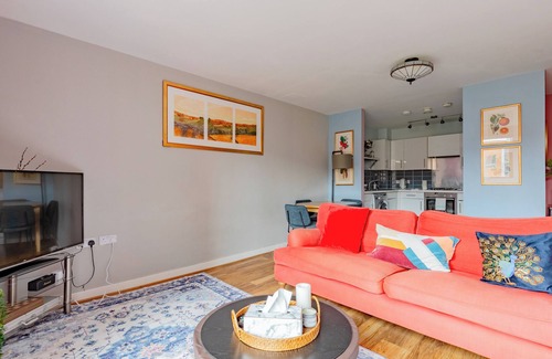 Shadwell Apartment | Spacious 2BD Flat, 20 Mins to City of London