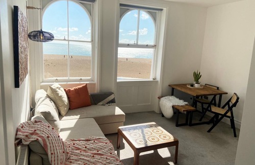Hythe Apartment | Spacious 2BD Flat With Stunning Views Folkestone