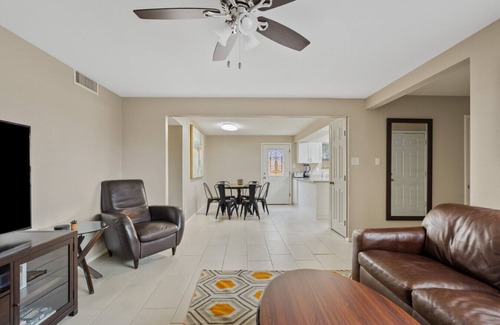 Mesa Apartment | Spacious 2BR condo by downtown Mesa free parking