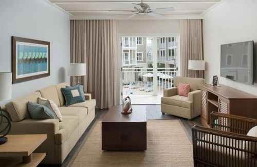 Holmes Beach Hotel | Spacious 2BR Villa Near Anna Maria Island Beach – Ideal for Families