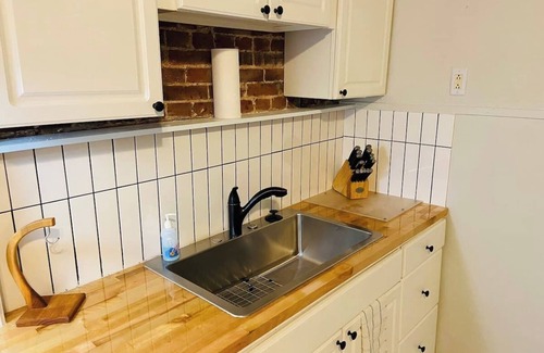 Benton Park Apartment | Spacious 2BR w/Fenced Yard, Office & Fast Wi-Fi, Downtown STL