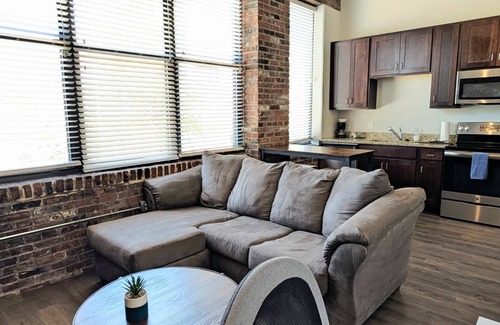 Central West End Apartment | Spacious 2BR w/King Bed & Parking – Near BJC&SLU