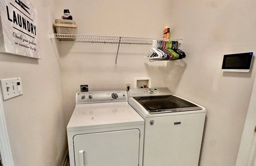 Dayton House | Spacious 3-Bed, 2.5 Bath, Historic Area, Min to Hospitals/Airport/UD/ARENA/WSU